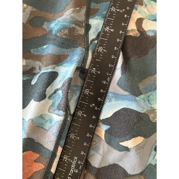 Fabletics define powerhold Leggings In Paintbrush Camo Size Small Workout Yoga - Picture 8 of 8